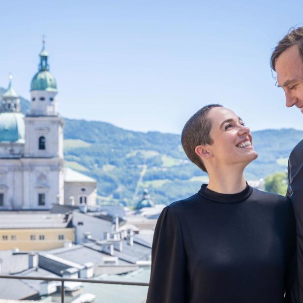 Lars Eidinger und Verena Altenberger als Jedermann und Buhlschaft