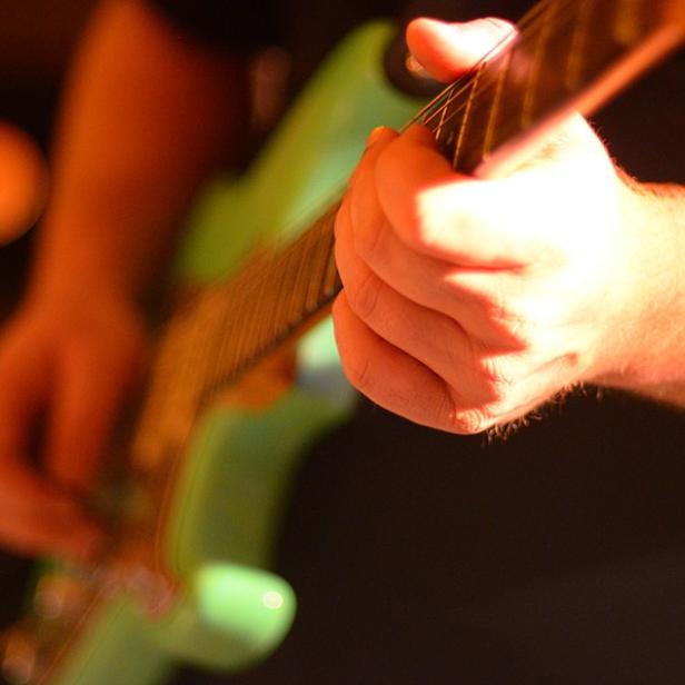 electric-guitar-566096-960-720.jpg
