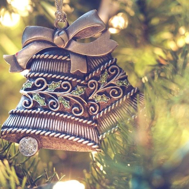 christmas-decorations-1150015-960-720.jpg