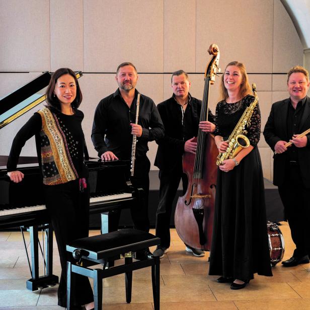 classic3-ensemble.jpg