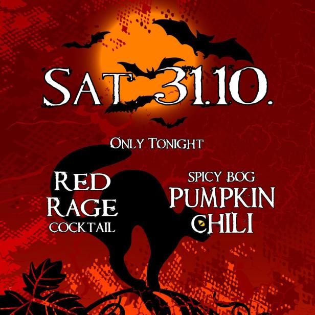 Halloween-Veranstaltung am 31.10. mit Kürbis-Chili und „Red Rage“-Cocktail, dargestellt mit einer schwarzen Katze und Fledermäusen.