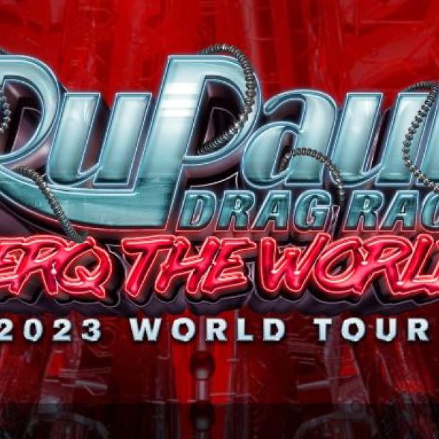 Das Logo für RuPaul's Drag Race „Werq the World“ 2023 World Tour vor einem roten Hintergrund.