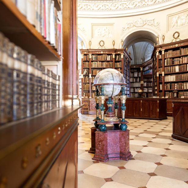 Bibliothek.jpg