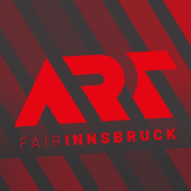Das Logo der ART FAIR INNSBRUCK in Rot vor einem dunklen Hintergrund.