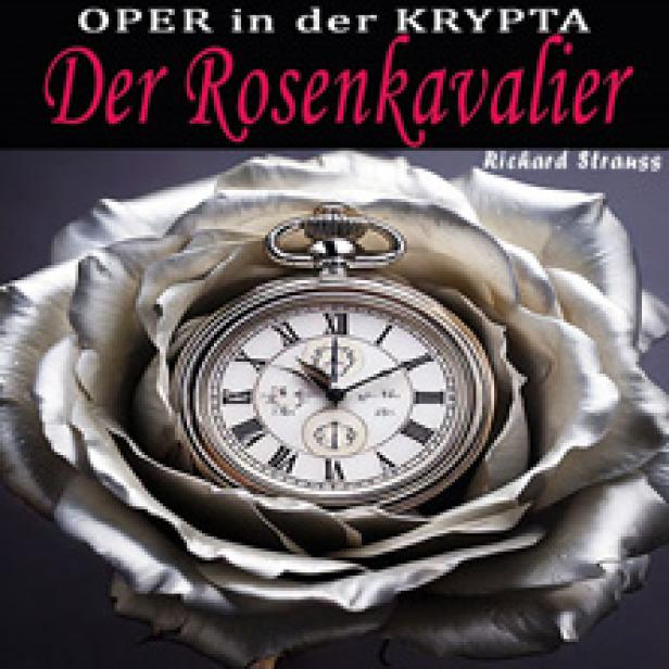 Ein silbernes Taschenuhr liegt auf einer silbernen Rose, Werbung für die Oper „Der Rosenkavalier“.