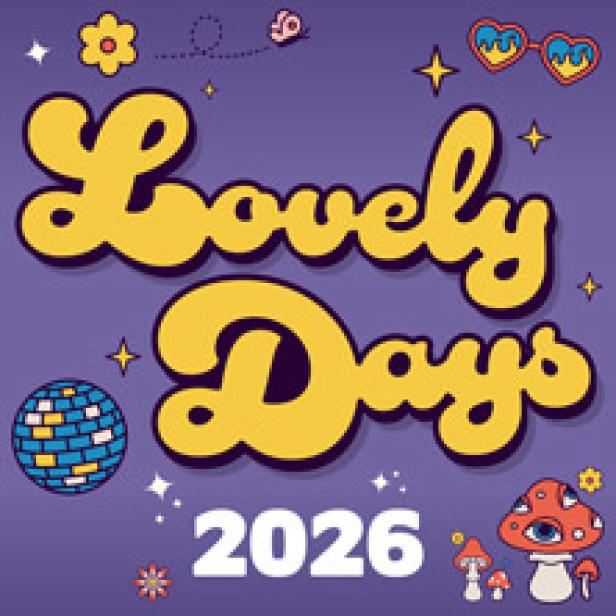 Der Schriftzug „Lovely Days 2026“ in Gelb vor einem violetten Hintergrund mit verschiedenen Dekorationen.