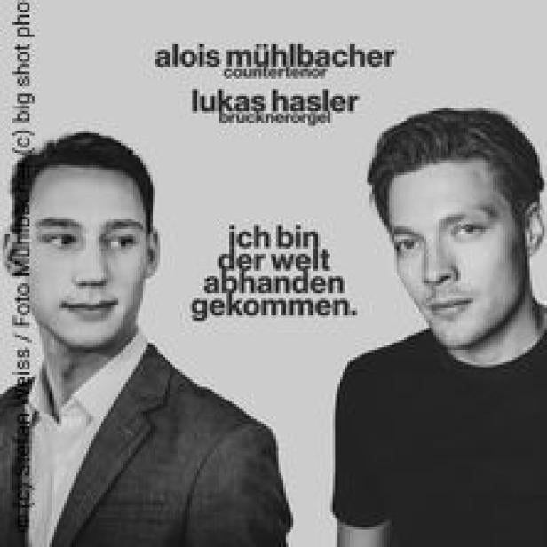 Ein Schwarz-Weiß-Foto von Alois Mühlbacher und Lukas Hasler, beworben für „Ich bin der Welt abhanden gekommen“.